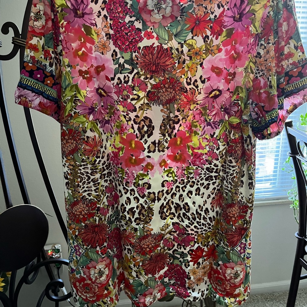 JOHNNY WAS PRE-LOVED AUTHENTIC ‘WILD GARDEN’ PUFF SLEEVES, CREW-NECK SOFT SHIRT - Picture 7 of 17